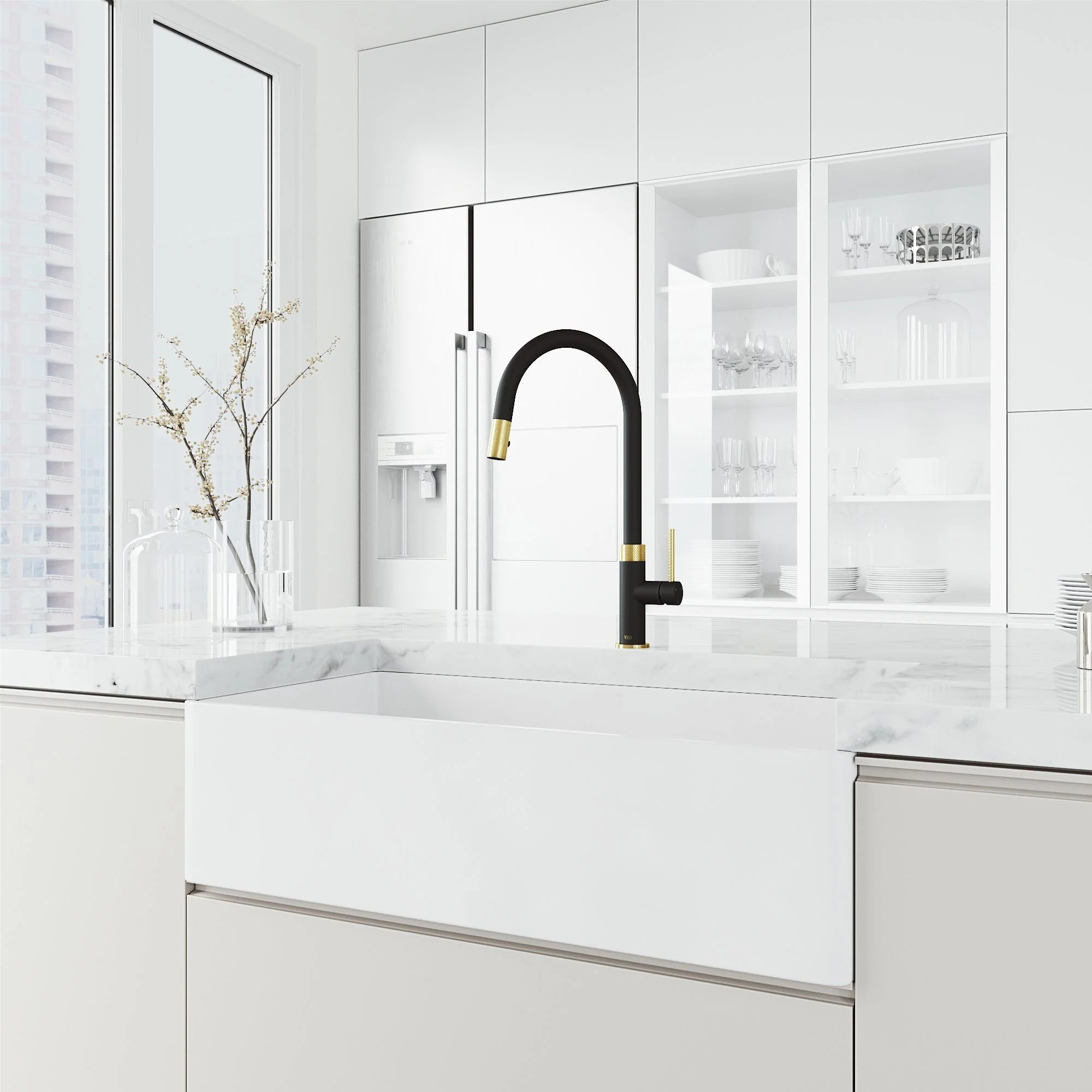 VIGO - Bristol Pull-Down Single Lever Kitchen Faucet In Matte Brushed Gold/Matte Black Model# VG02033MGMB