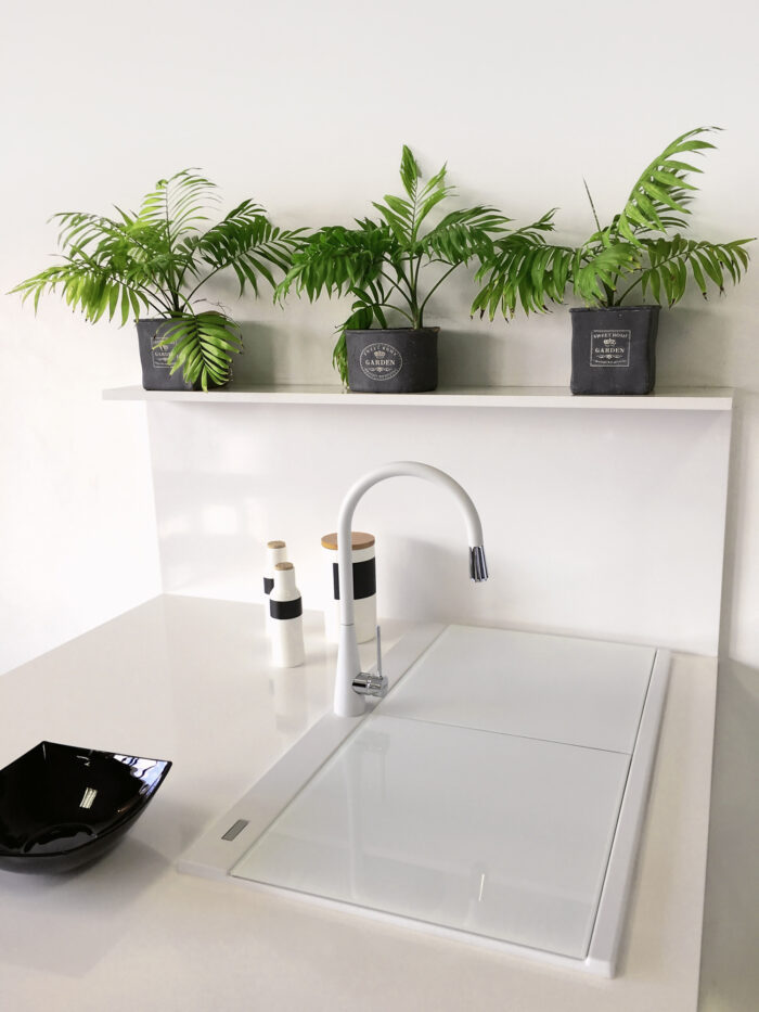 epiGranite Model: RVG1350WH Ruvati 34 inch epiGranite Drop-in Topmount Workstation Ledge Granite Composite Quartz Kitchen Sink – Arctic White Matte – RVG1350WH