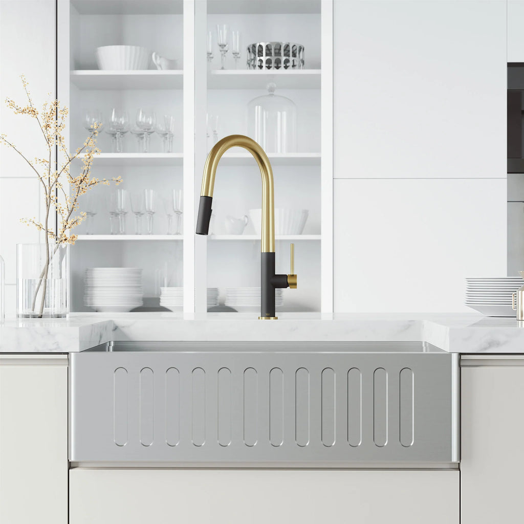 VIGO - Greenwich 18 in. Single Handle Pull-Down Kitchen Faucet In Primary Matte Brushed Gold/Matte Black Finish Model# VG02029SMBMGG