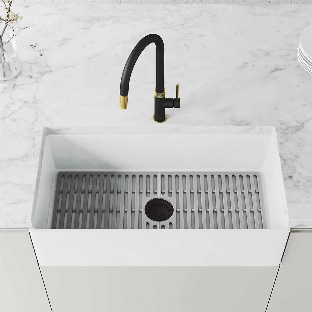 VIGO - Bristol Pull-Down Single Lever Kitchen Faucet In Matte Brushed Gold/Matte Black Model# VG02033MGMB