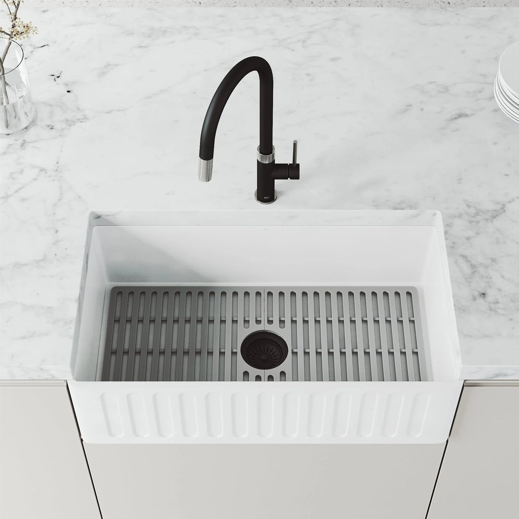 VIGO - Bristol Pull-Down Single Lever Kitchen Faucet In Stainless Steel/Matte Black Model# VG02033STMB