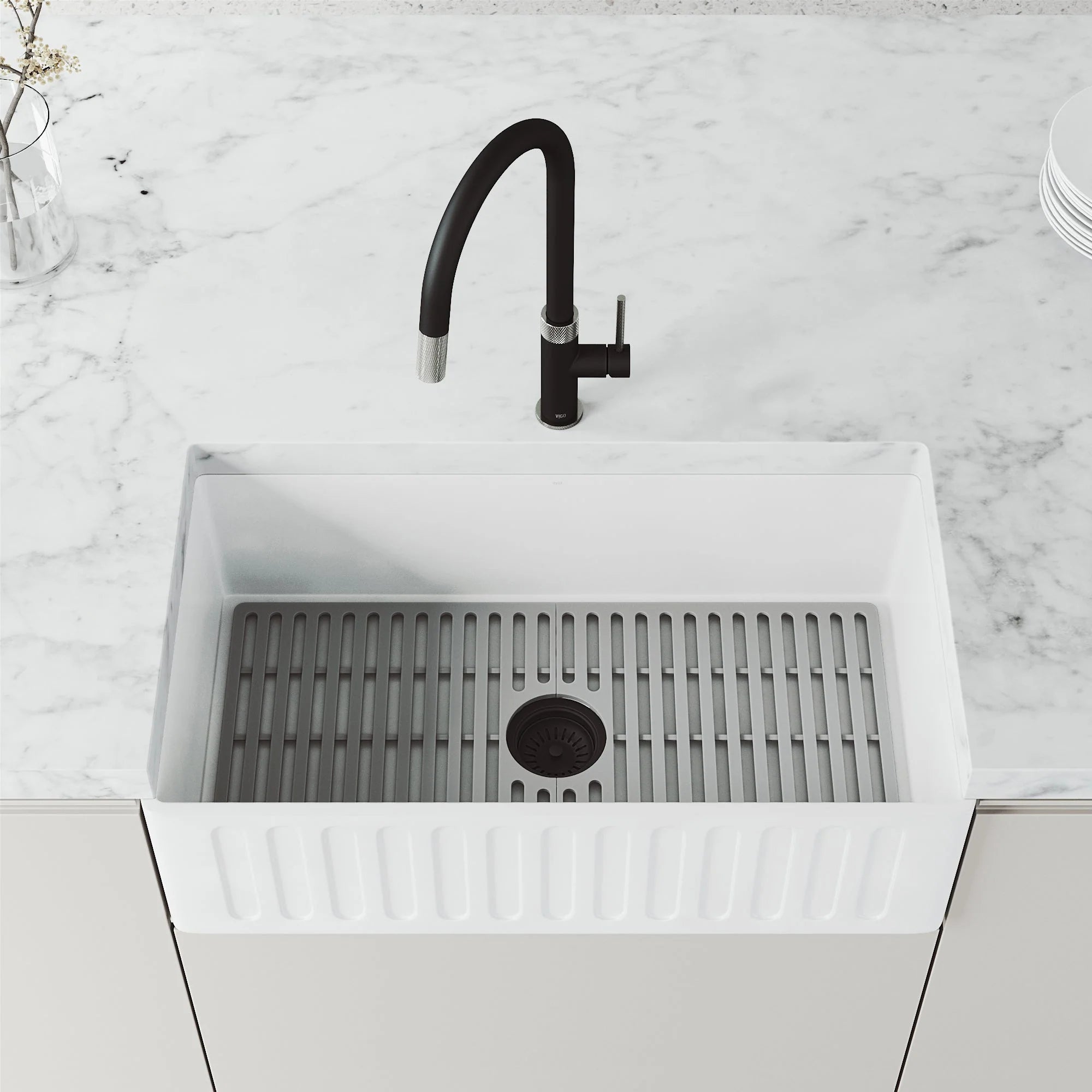 VIGO - Bristol Pull-Down Single Lever Kitchen Faucet In Stainless Steel/Matte Black Model# VG02033STMB