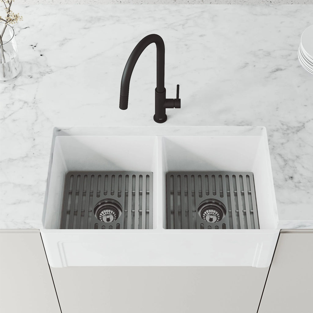 VIGO - Bristol Pull-Down Single Lever Kitchen Faucet In Matte Black Model# VG02033MB