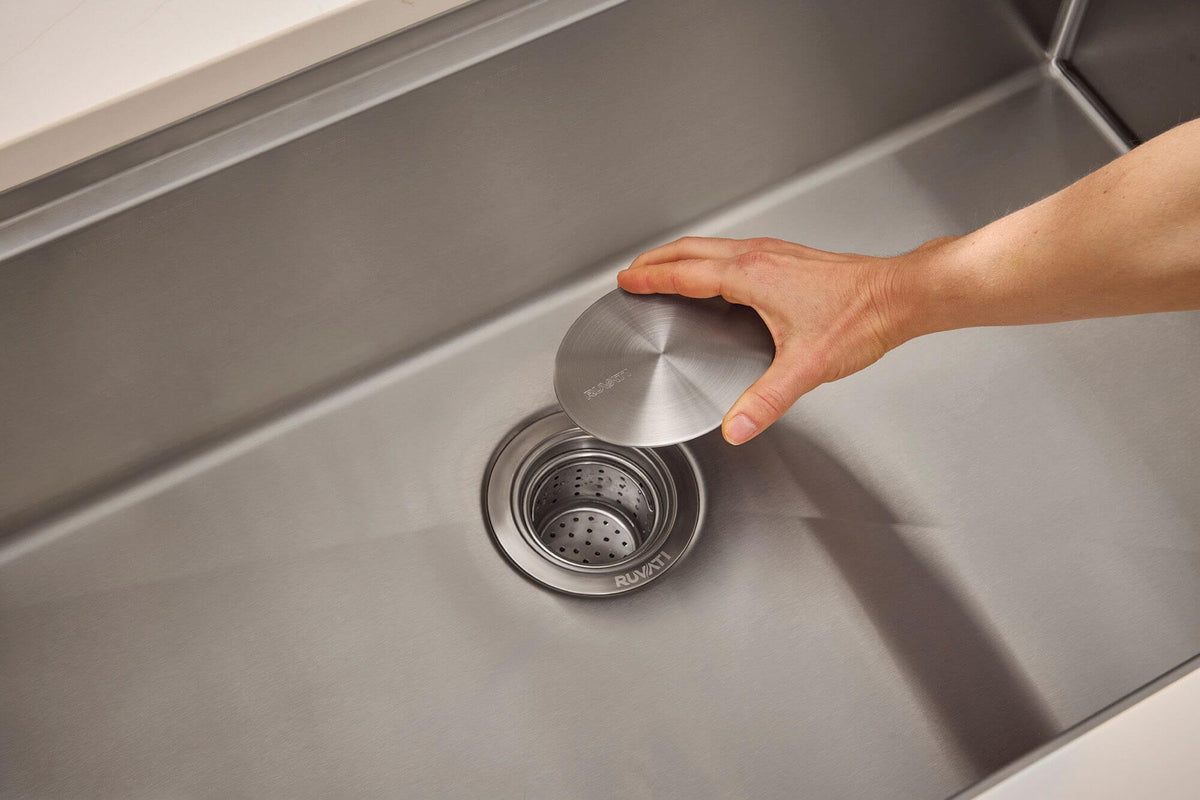Roma Pro Model: RVH8303 Ruvati 33-inch Workstation Ledge Rounded Corners Undermount 16 Gauge Kitchen Sink Single Bowl – RVH8303
