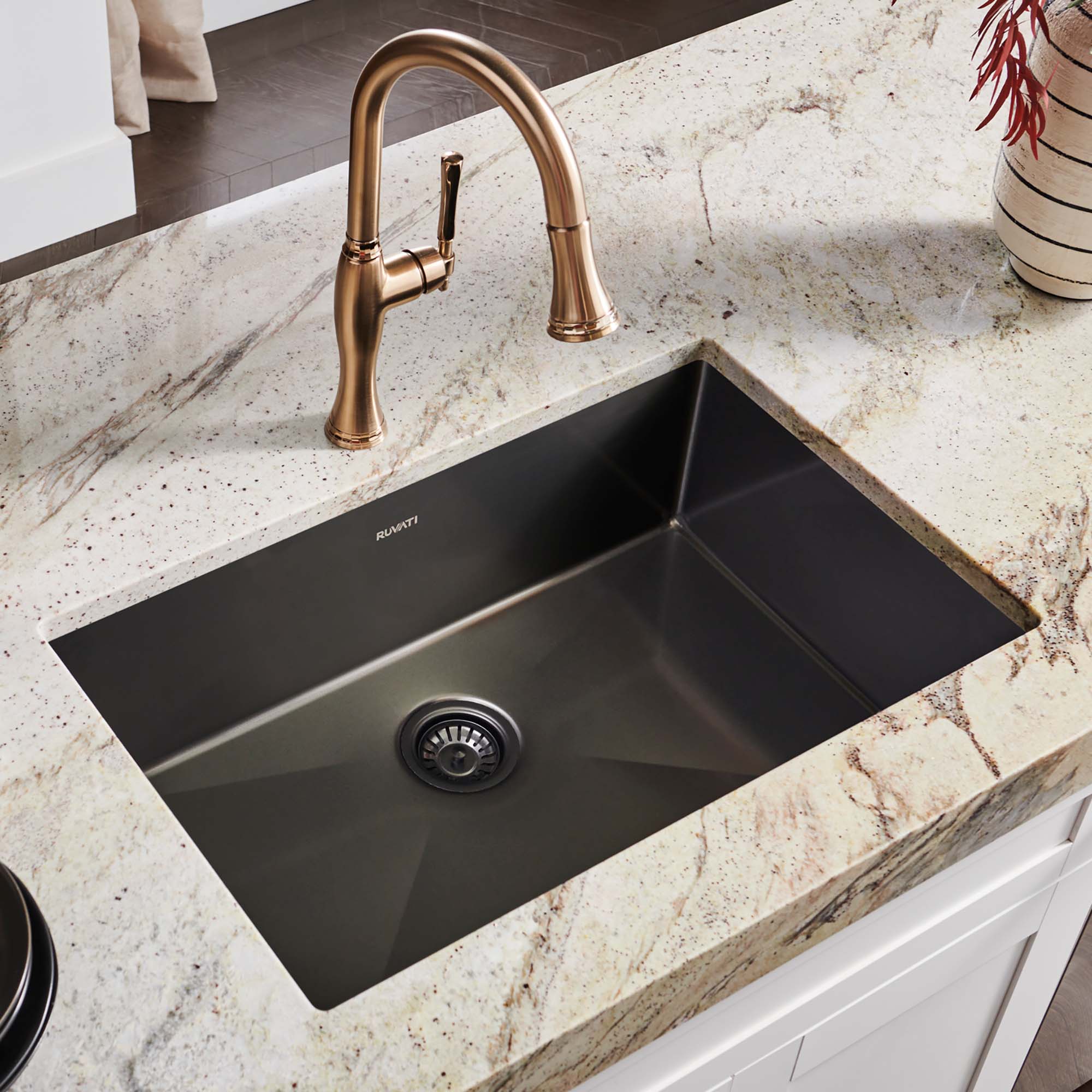 Terraza Ruvati 30" Undermount Gunmetal Black Stainless Steel Kitchen Sink 16 Gauge Single Bowl – Model# RVH6300BL