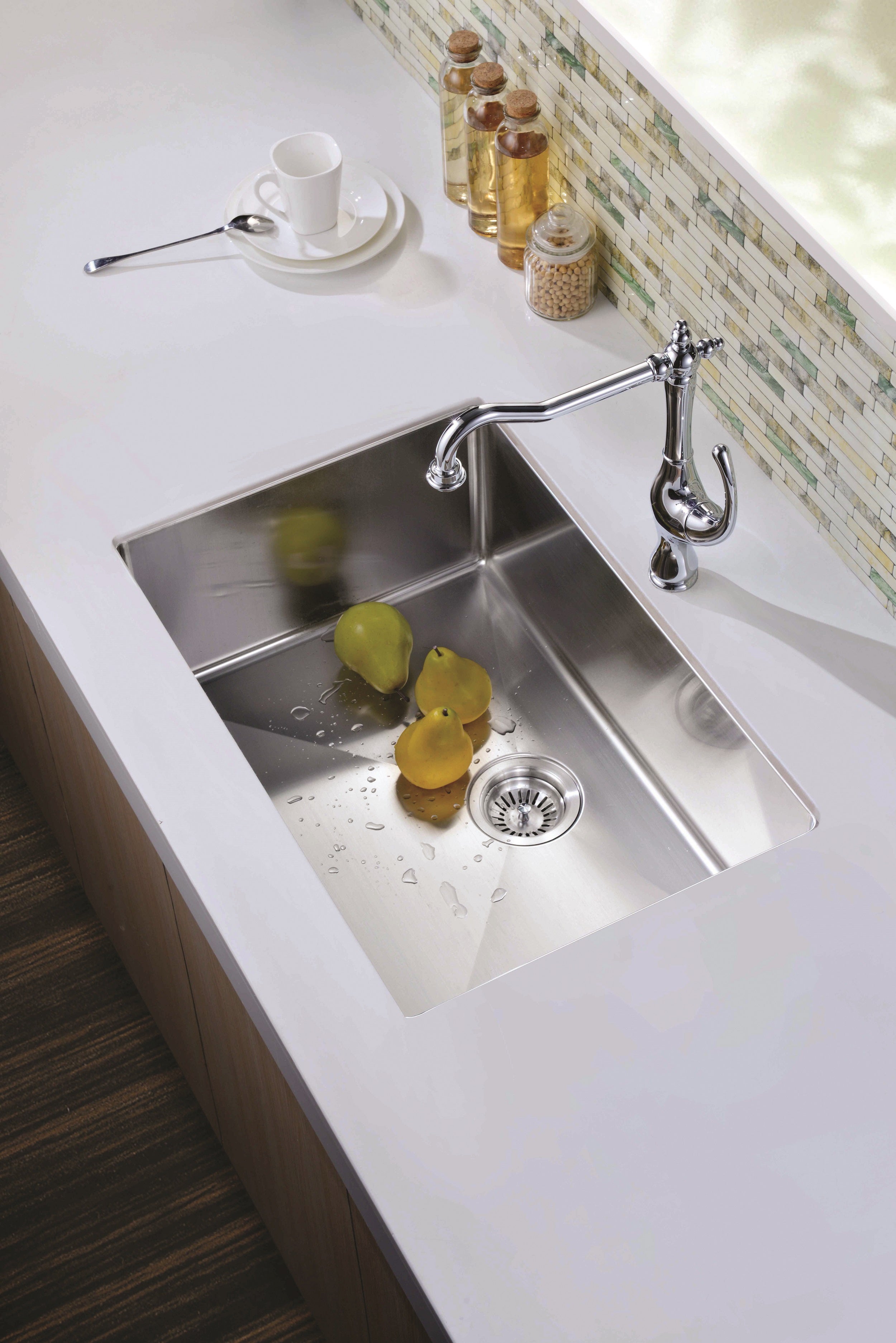 Dawn 22" Small Radius Undermount Single Bowl Stainless Steel Kitchen Sink Model# SRU201609-N
