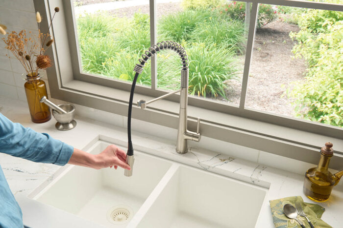 Seneca Model: RVF1232BN Ruvati Seneca Single Handle Pull Down Kitchen Faucet Spot Proof Stainless Steel Modern with Pre-Rinse Sprayer – RVF1232BN