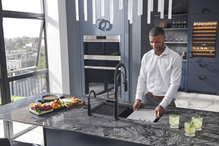 epiStage Model: RVG2310UG Ruvati 30-inch Granite Composite Quartz Workstation Urban Gray Undermount Kitchen Sink – RVG2310UG