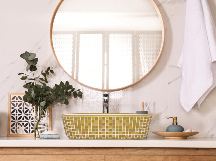 Pietra Model: RVB1515WG4 Ruvati 15 x 15 inch Bathroom Vessel Sink Gold Decorative Pattern Above Vanity Counter White Porcelain Ceramic – Model# RVB1515WG4