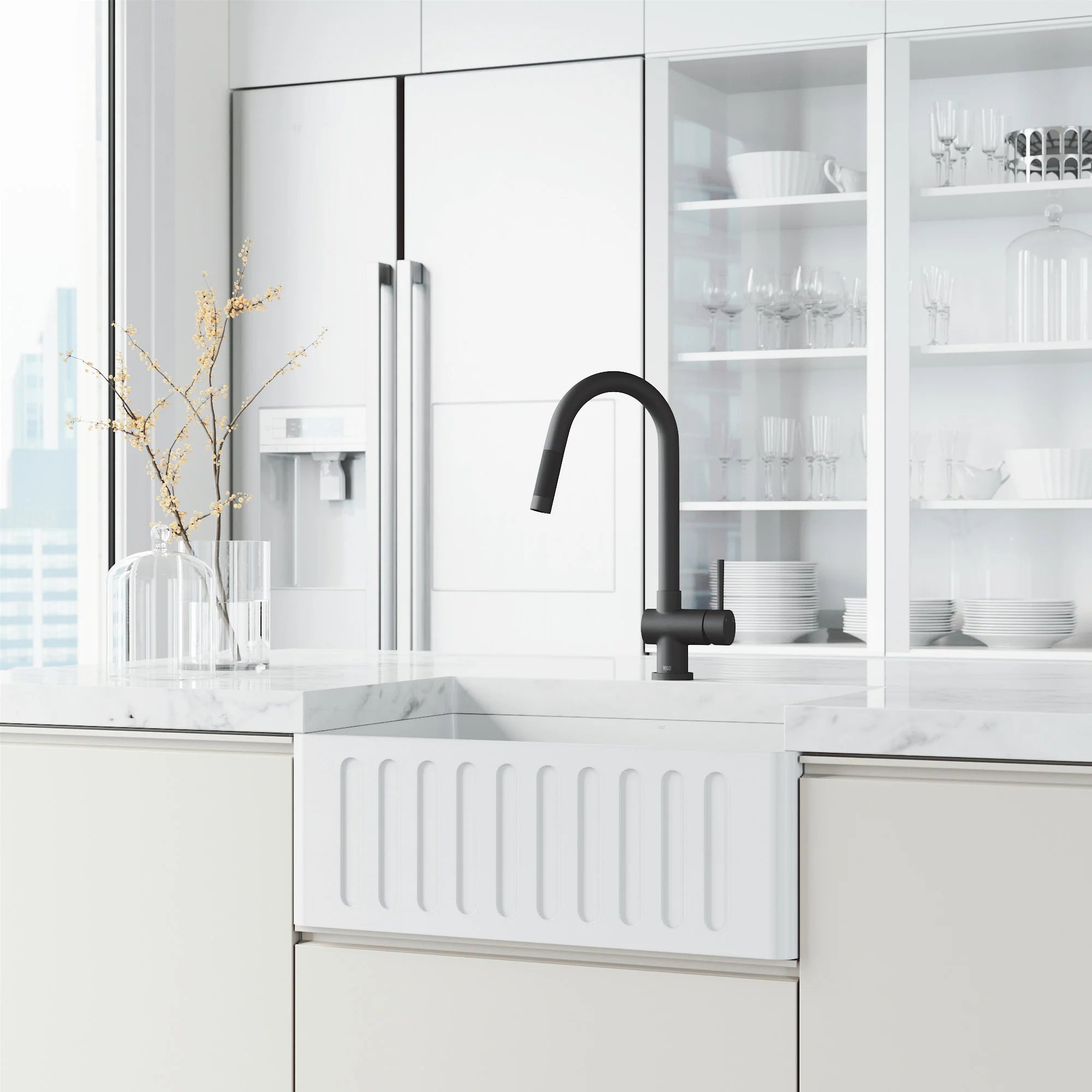 VIGO - Gramercy 17" Single Handle Smart Pull-Down Kitchen Touchless Faucet In Matte Black Model# VG02008MBS