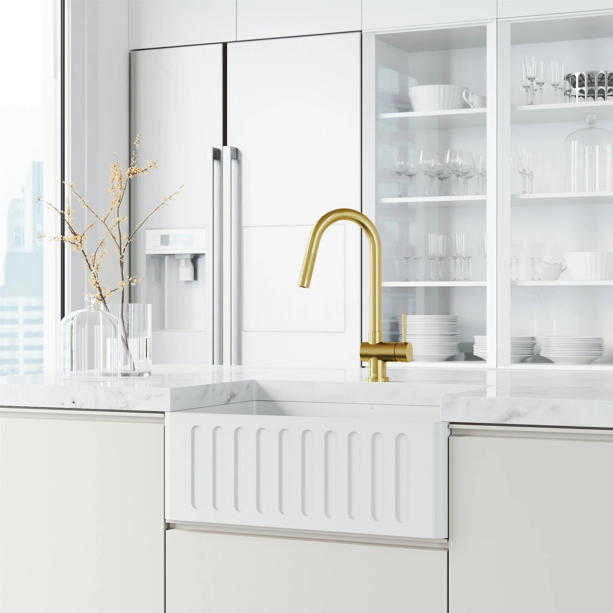 VIGO - Gramercy 17" Single Handle Smart Pull-Down Kitchen Touchless Faucet In Matte Brushed Gold Model# VG02008MGS