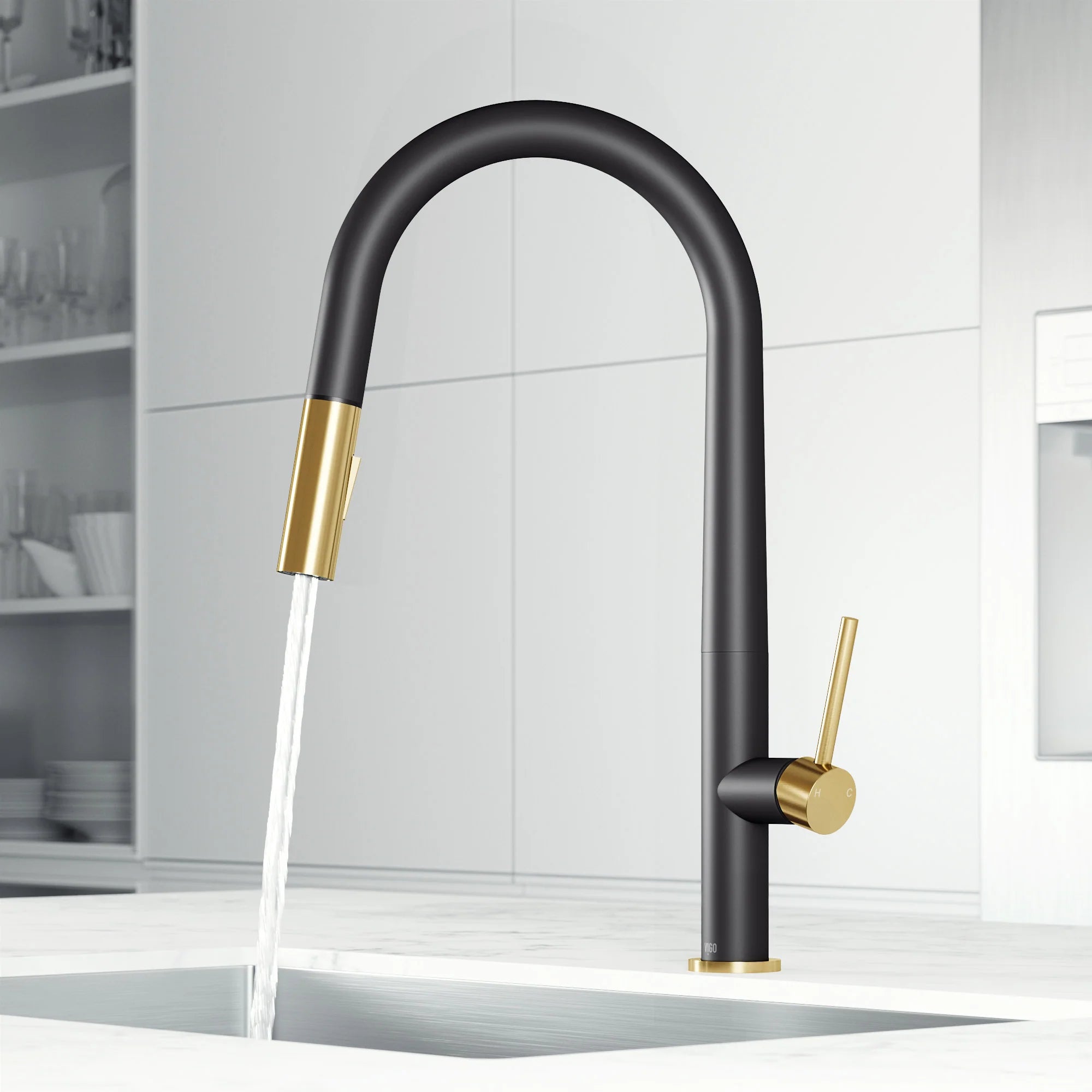 VIGO - Greenwich 18 in. Single Handle Pull-Down Kitchen Faucet In Primary Matte Black/Matte Brushed Gold Finish Model# VG02029SMBMGB