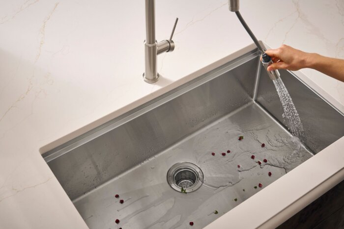 Roma Pro Ruvati 30-inch Workstation Rounded Corners Undermount Ledge Kitchen Sink with Accessories – Model # RVH8320