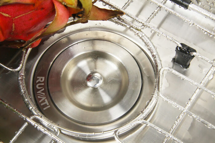 Urbana Ruvati 32-inch Low-Divide Undermount 50/50 Double Bowl 16 Gauge Rounded Corners Stainless Steel Kitchen Sink – Model# RVH7411