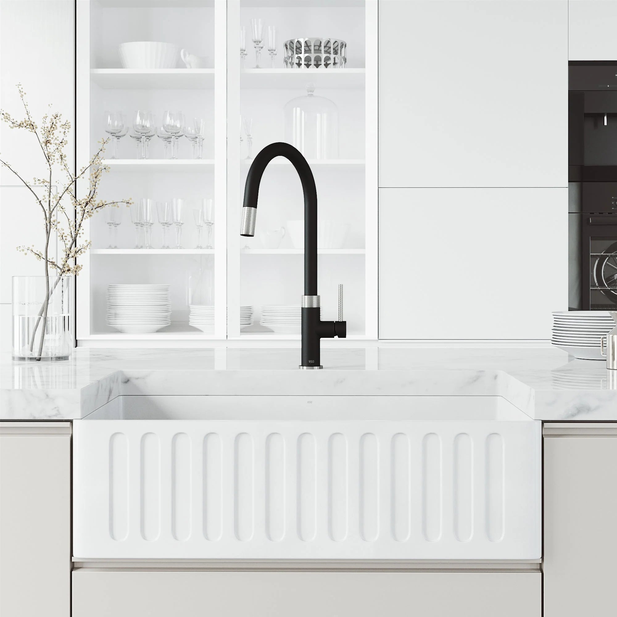 VIGO - Bristol Pull-Down Single Lever Kitchen Faucet In Stainless Steel/Matte Black Model# VG02033STMB