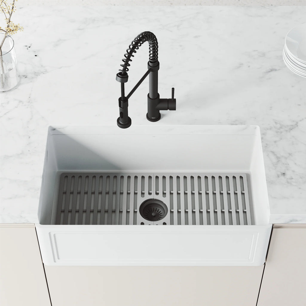VIGO- Edison 19 in. Pull-Down Spring Kitchen Faucet In Matte Black Model# VG02001MB
