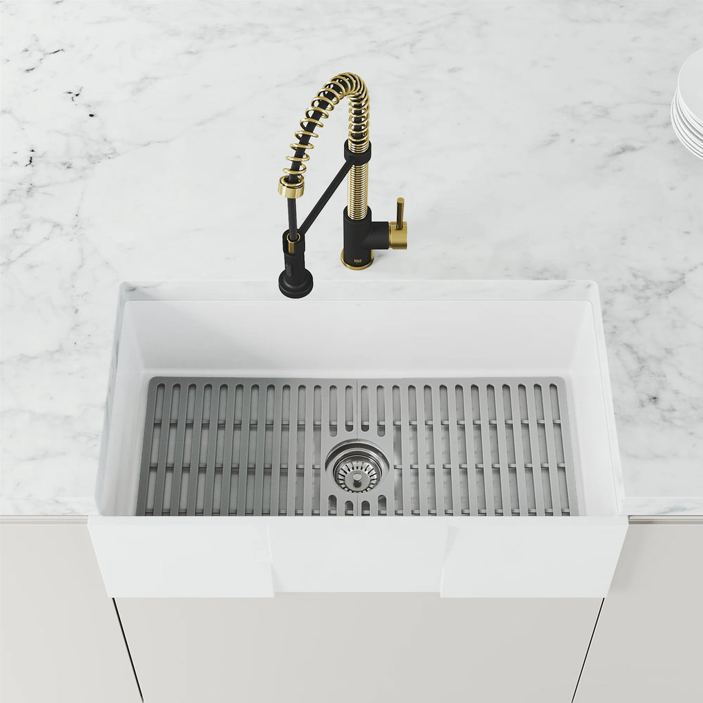 VIGO- Edison 19 in. Pull-Down Spring Kitchen Faucet In Matte Brushed Gold/Matte Black Model# VG02001MGMB