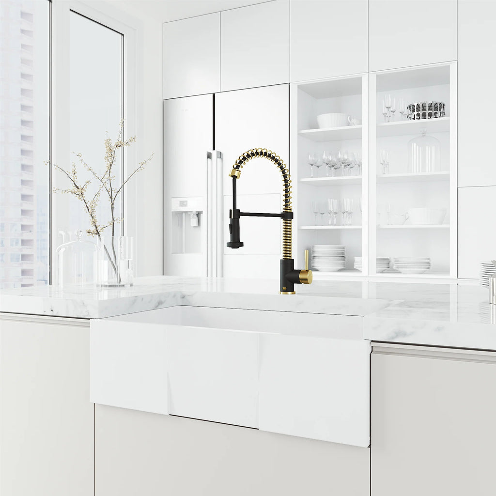 VIGO- Edison 19 in. Pull-Down Spring Kitchen Faucet In Matte Brushed Gold/Matte Black Model# VG02001MGMB