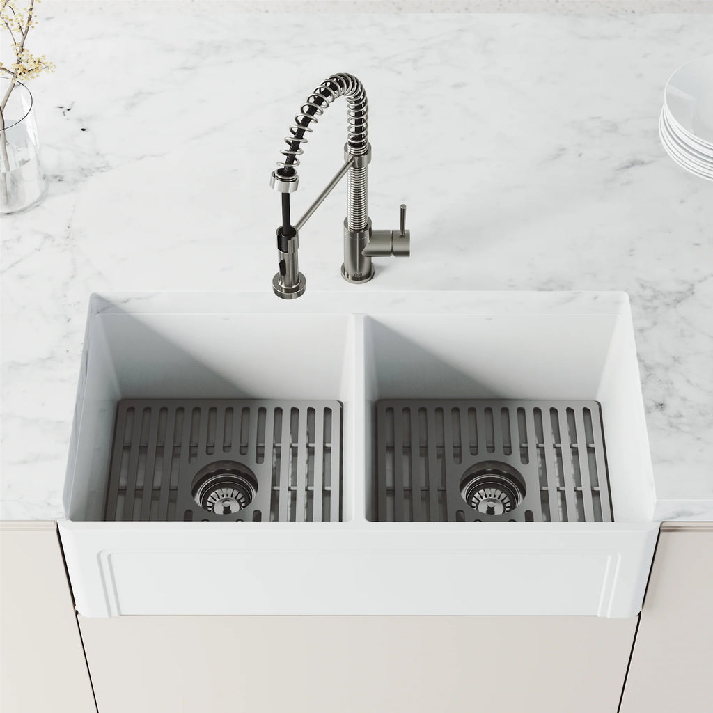 VIGO- Edison 19 in. Pull-Down Spring Kitchen Faucet In Stainless Steel Model# VG02001ST