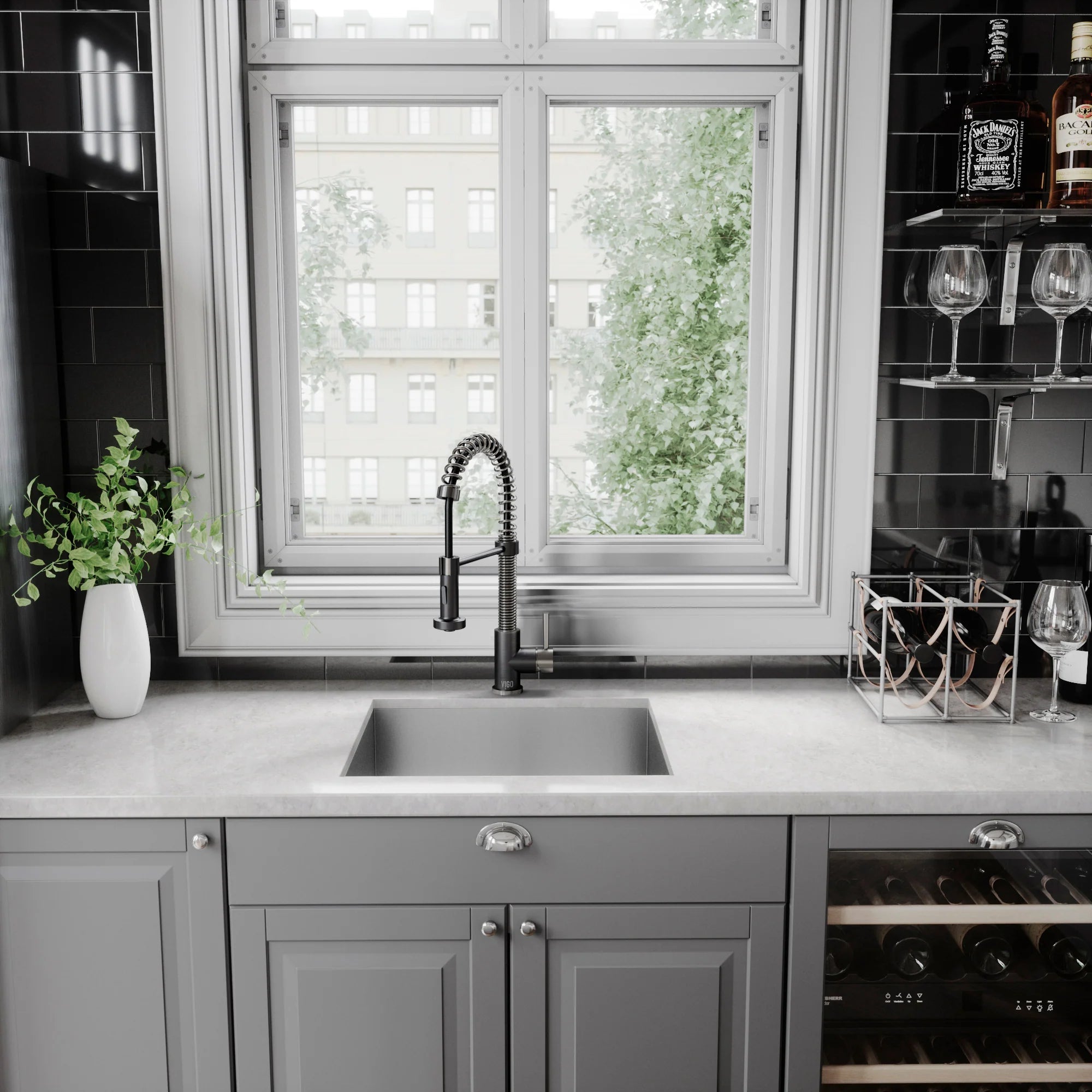VIGO- Edison 19 in. Pull-Down Spring Kitchen Faucet In Stainless Steel/Matte Black Model# VG02001STMB